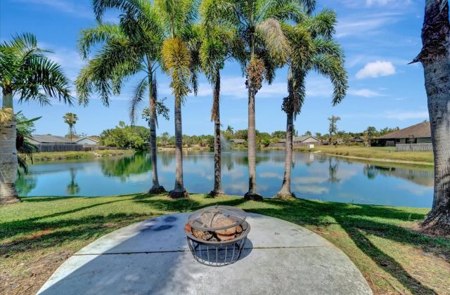 Sold home at 3558 65th Avenue Circle E, Sarasota, FL 34243